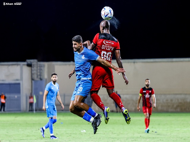 ישפרו עמדות בפלייאוף העליון? שחקני אום אל פאחם והפועל עכו (איהם אנואר ג'בארין)